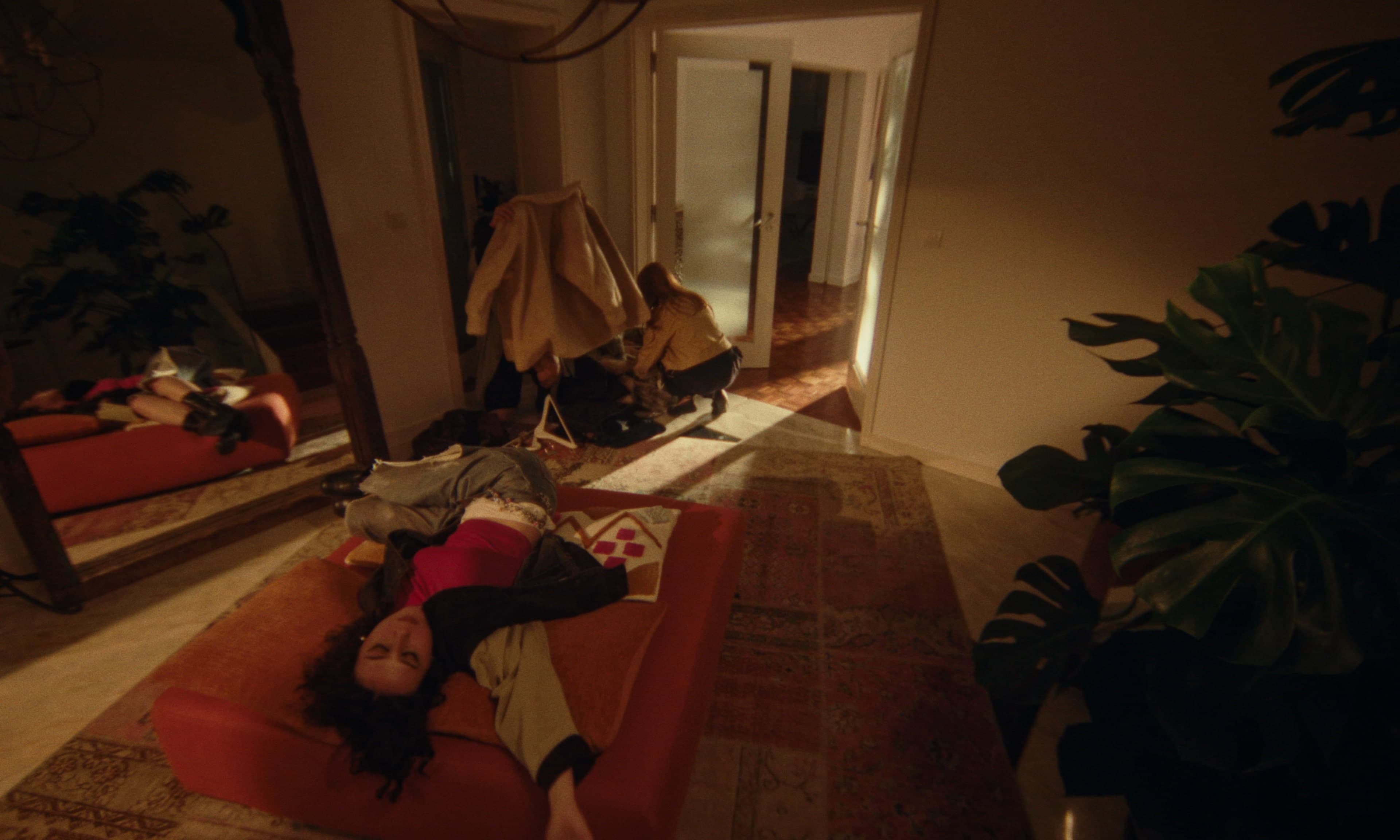 Aurora Pinto - Cães e Gatos still 9