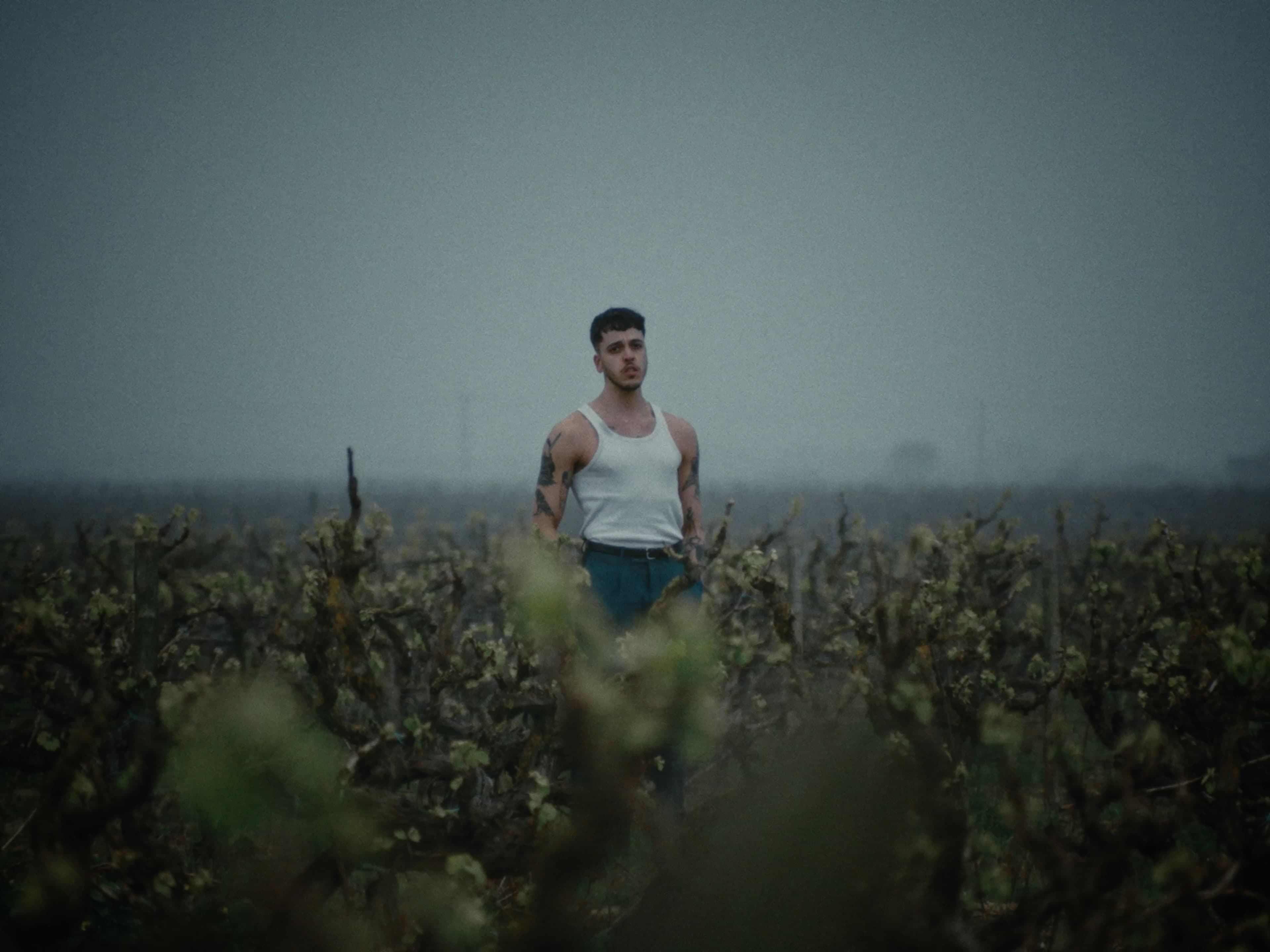 LUCY VAL - ENFIM still 7